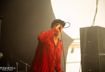 Time to eat the Dog-photo by Michel Varrin