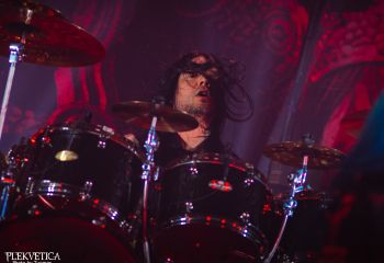 Arch Enemy - Photo by Tuomas