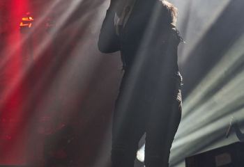 arch-enemy-the-hall-7r504392