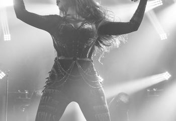 arch-enemy-the-hall-7r504405