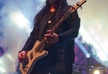 arch-enemy-the-hall-7r504468