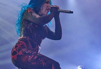 arch-enemy-the-hall-7r504526