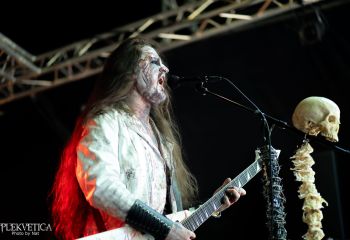 Bedrängnis - Photo by Natalie