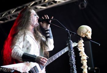 Bedrängnis - Photo by Natalie