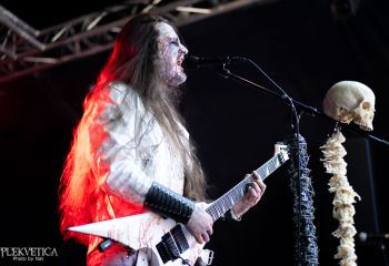 Bedrängnis - Photo by Natalie