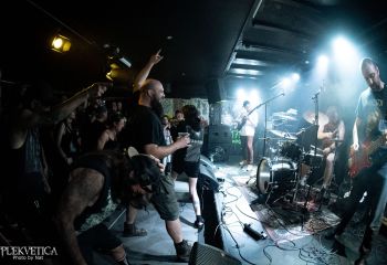 Bleachdrinker - Photo by Natalie