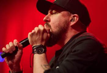 Bloodred Hourglass - Photo By Peti