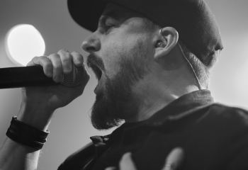 Bloodred Hourglass - Photo By Peti