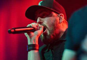 Bloodred Hourglass - Photo By Peti