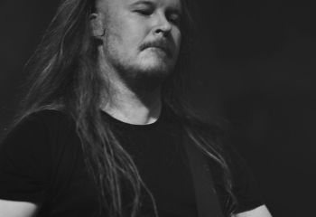 Bloodred Hourglass - Photo By Peti