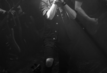 Bloodred Hourglass - Photo By Peti