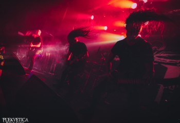 Bloodred Hourglass - Photo by Tuomas