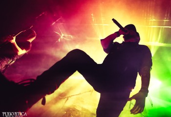 Bloodred Hourglass - Photo by Tuomas