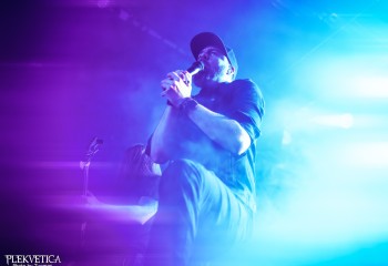 Bloodred Hourglass - Photo by Tuomas