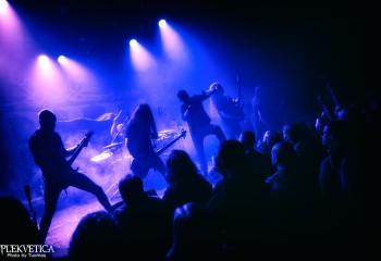 Bloodred Hourglass - Photo by Tuomas