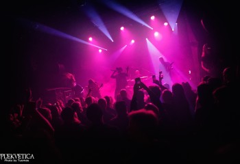 Bloodred Hourglass - Photo by Tuomas