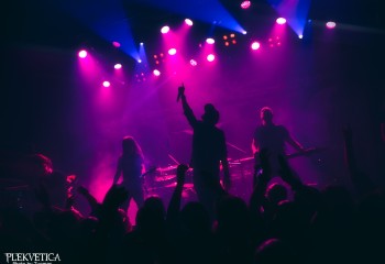 Bloodred Hourglass - Photo by Tuomas