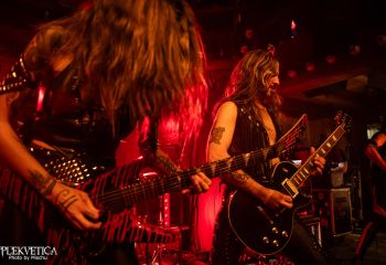 Cobra Spell-photo by Michel Varrin