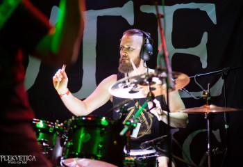 Connector - Photo by Natalie