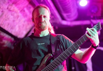 Connector - Photo by Natalie