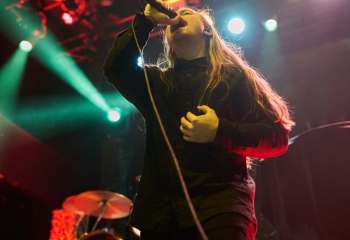 Currents - Photo By Peti