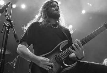 Currents - Photo By Peti