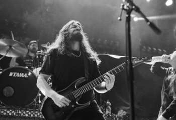 Currents - Photo By Peti