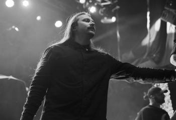 Currents - Photo By Peti