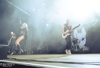Cyan Kicks - Photo by Dänu