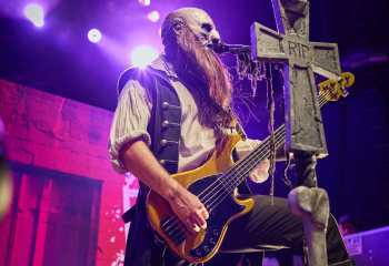 Dominum - Photo By Peti