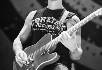 Engst - Photo By Peti