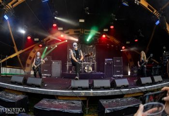 Ghörnt - Photo by Natalie