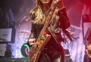 Halestorm - Photo By Peti