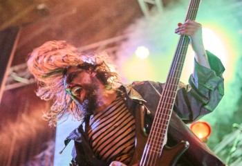 HOULE - Photo By Peti