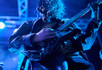 HOULE - Photo By Peti