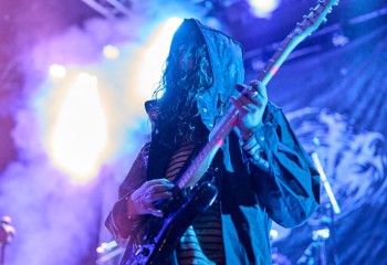 HOULE - Photo By Peti