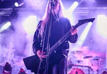 22.35 Hypocrisy - Photo By Peti