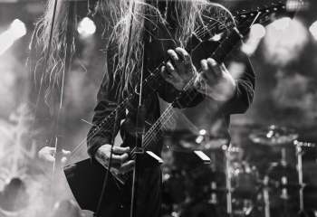 22.35 Hypocrisy - Photo By Peti