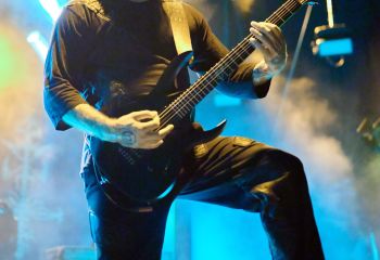 22.35 Hypocrisy - Photo By Peti