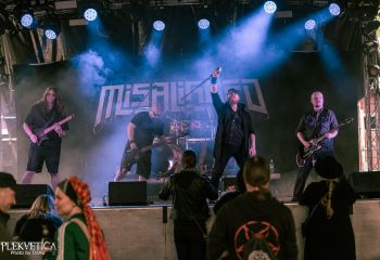 Misaligned - Photo by Dänu