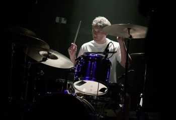 20.00  Neckbreakker - Photo By Peti