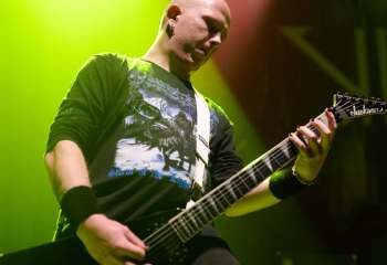 20.00  Neckbreakker - Photo By Peti