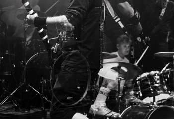 20.00  Neckbreakker - Photo By Peti