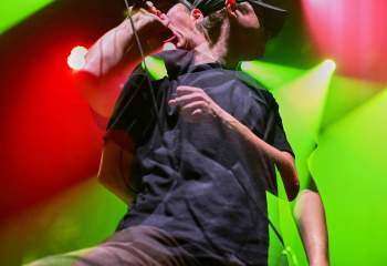 20.00  Neckbreakker - Photo By Peti