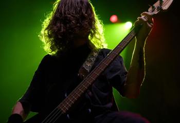 20.00  Neckbreakker - Photo By Peti