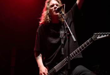 20.00  Neckbreakker - Photo By Peti