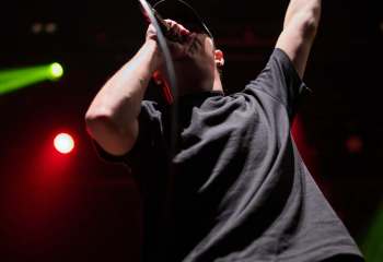 20.00  Neckbreakker - Photo By Peti