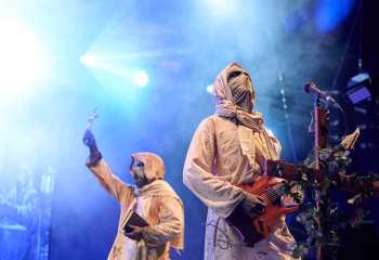 21.55 Non Est Deus - Photo By Peti