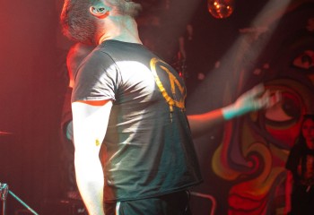 Oral Fistfuck - Photo by Natalie