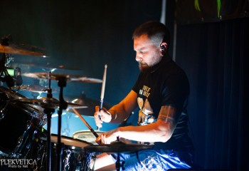 Oral Fistfuck - Photo by Natalie